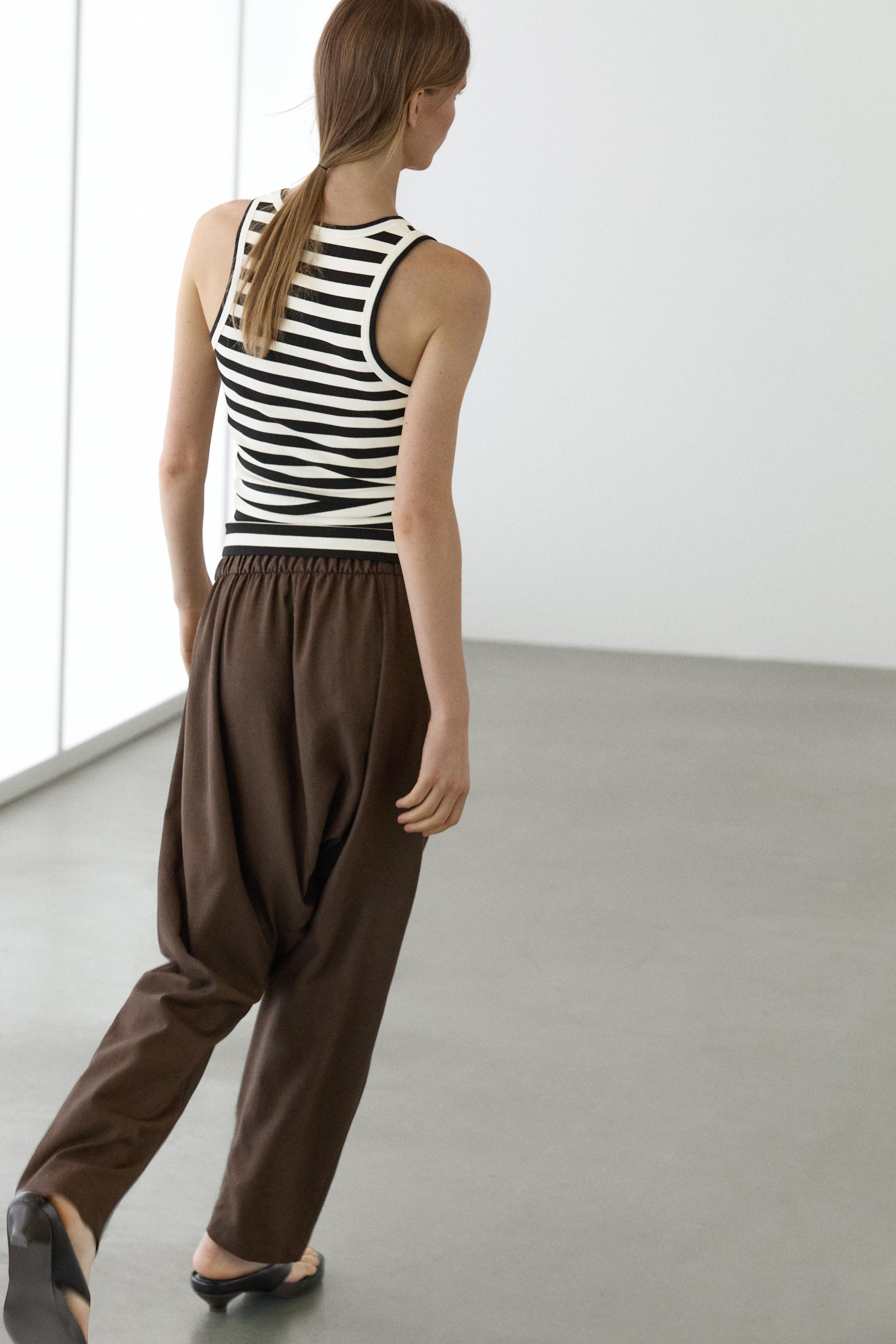 Sleeveless ribbed top with striped detail